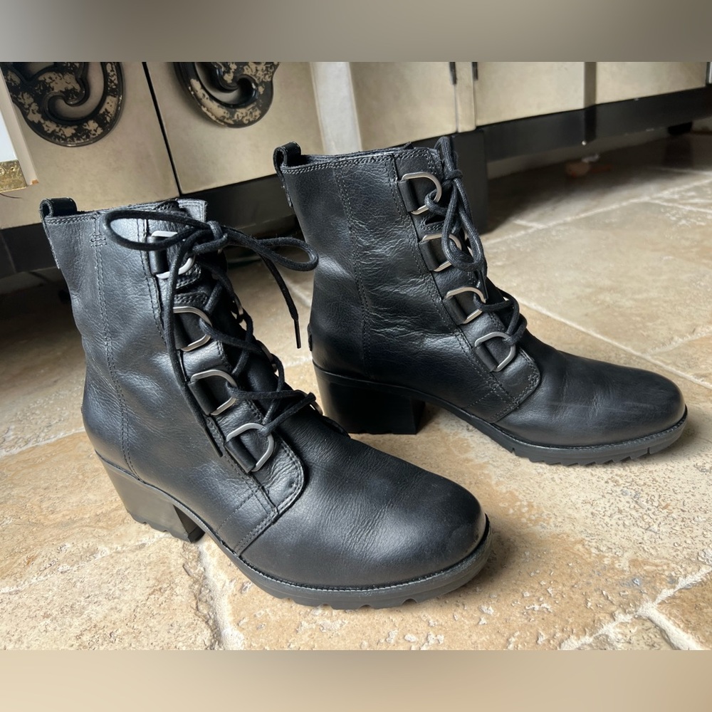 Sorel Black Lace Up Waterproof Boots for Women - Picture 4 of 9